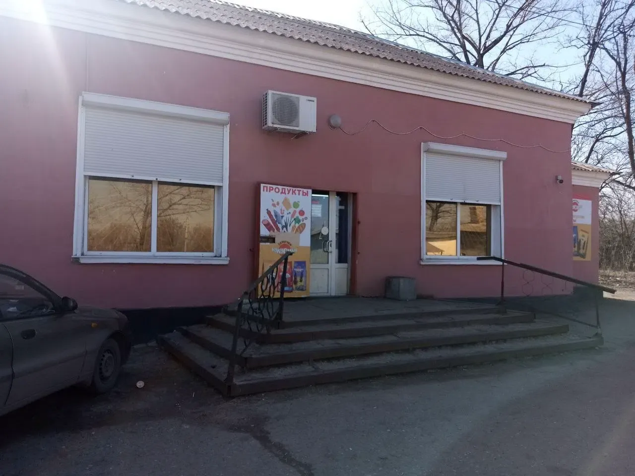 Продам действующий продовольственный магазин с летней площадкой Брянка. 