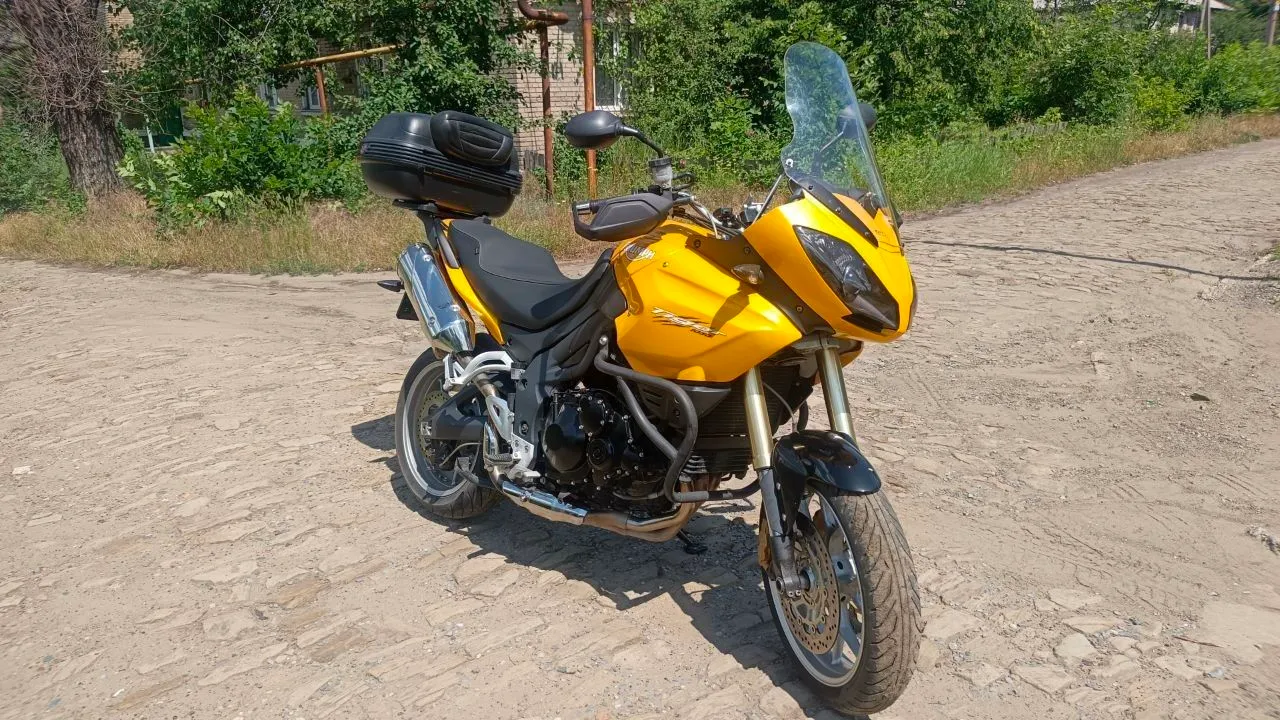 Мотоцикл Триумф Тайгер 1050,