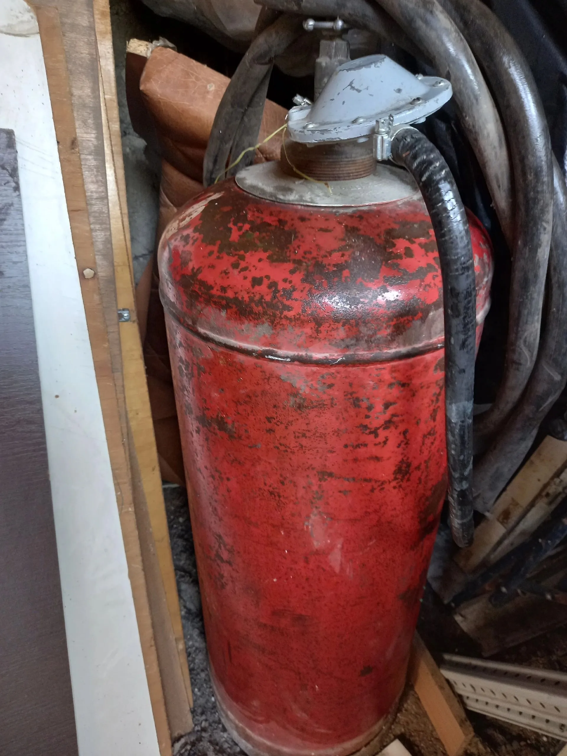Продам газовый балкон с редуктором.
