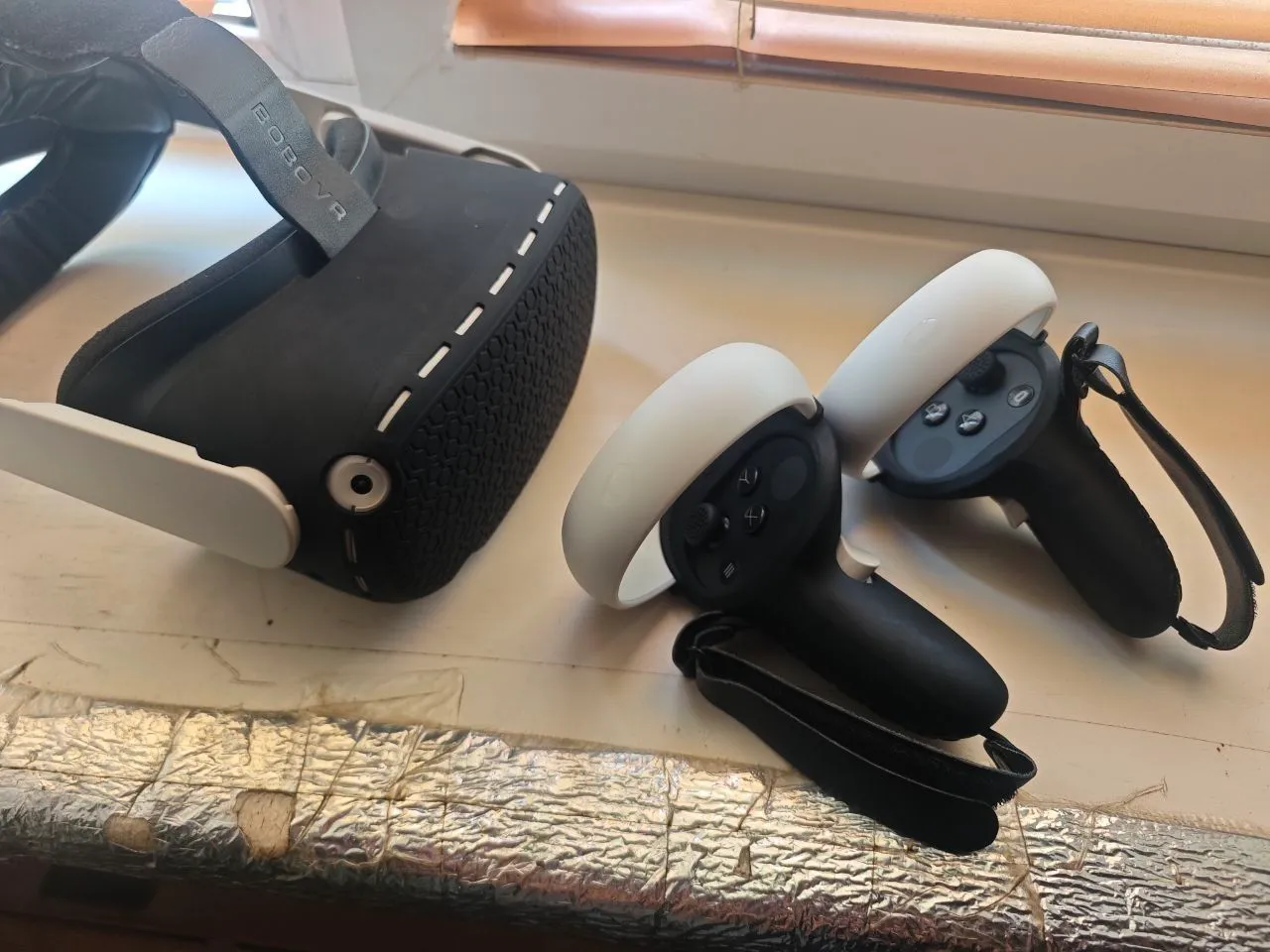 Продам шлем виртуальной реальности oculus quest 2