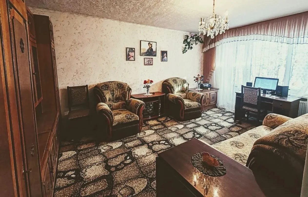 Продаётся 3-х комнатная квартира 2/5эт.дома. г. Стаханов. Район Стройгородок.