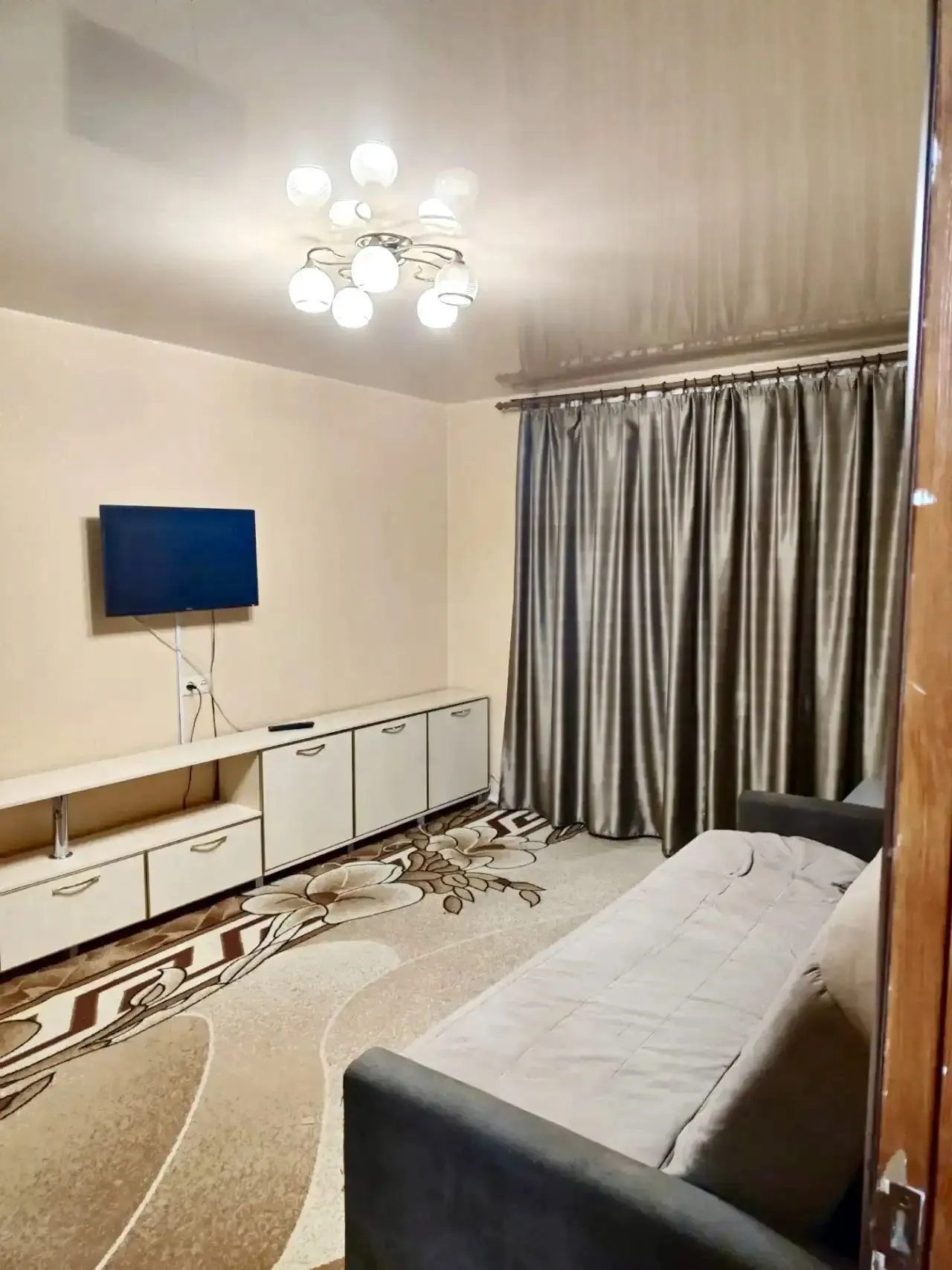Сдам в городе Луганск  2 х комнатную на кв. Луганский (р-н Саат) 